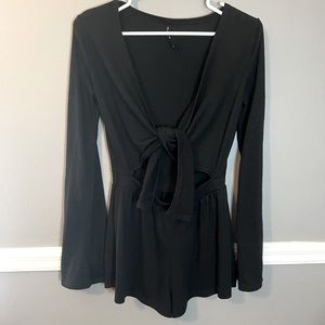 ✨UO Cutout Romper✨